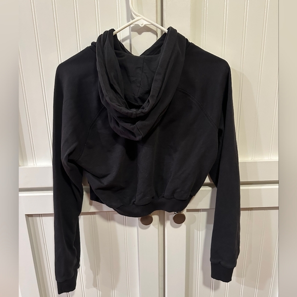 Gymshark Crop Hoodie - Picture 4 of 5